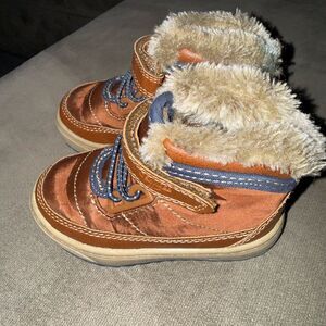 OshKosh B'gosh Tan Boots with Faux Fur Trim